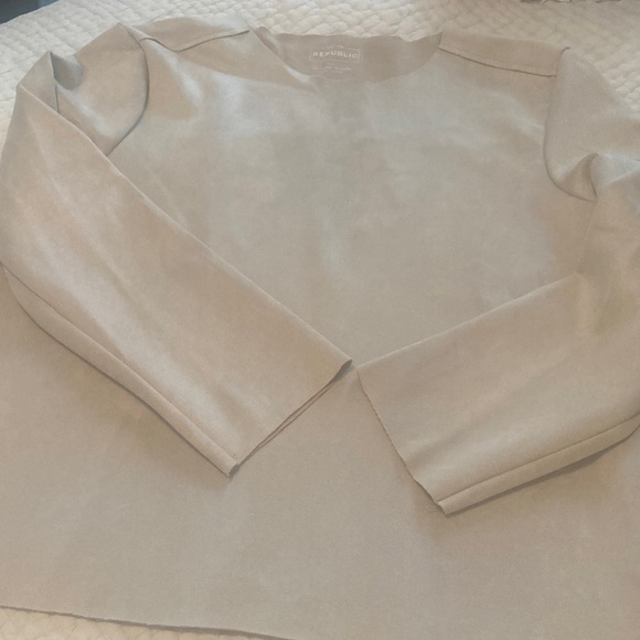 For the Republic, Soft faux suede Beige Long Sleeve top, size Large, so soft!🌸🌸🌸 - Picture 6 of 6